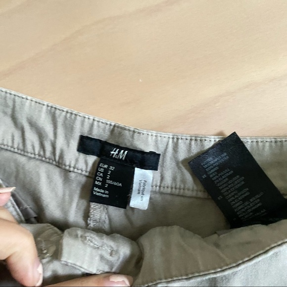 H&M Beige Khaki Cloth Shorts - Picture 5 of 5